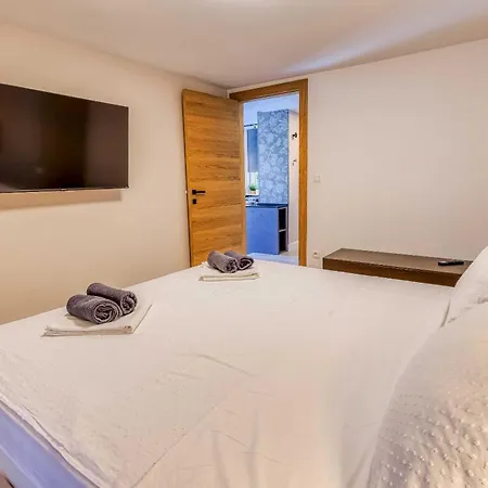 Siora * Нивице