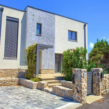 Holiday home Siora Njivice